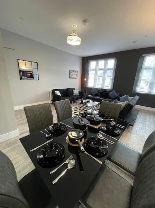 Luxury 2 Bed Centre Duplex With High Ceilings *