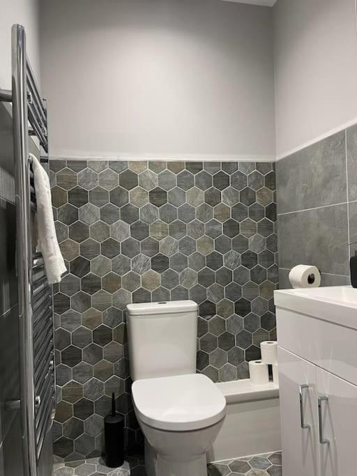 Luxury 2 Bed Centre Duplex With High Ceilings *