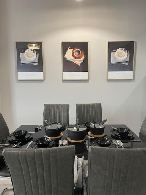 Luxury 2 Bed Centre Duplex With High Ceilings *
