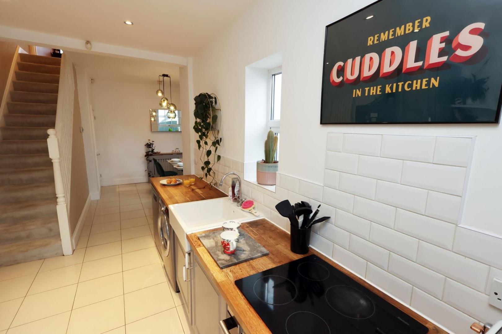 Spacious 2-bed Haven With Luxe Touches * Cardiff