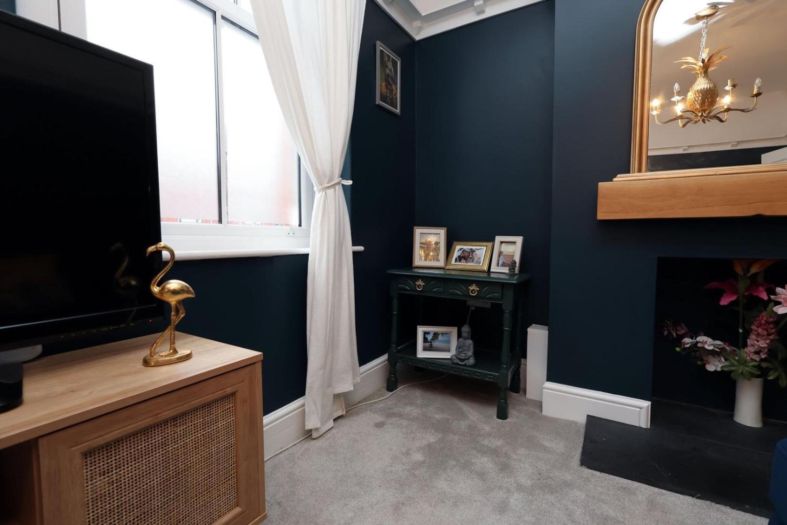 Apartment Spacious 2-bed Haven With Luxe Touches Cardiff