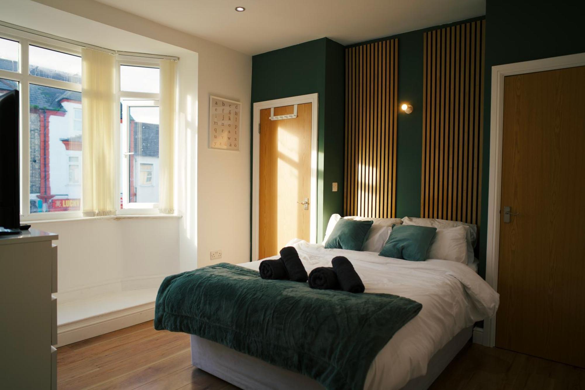 Apartment Luxury 3 Bed Centre - Free Parking *