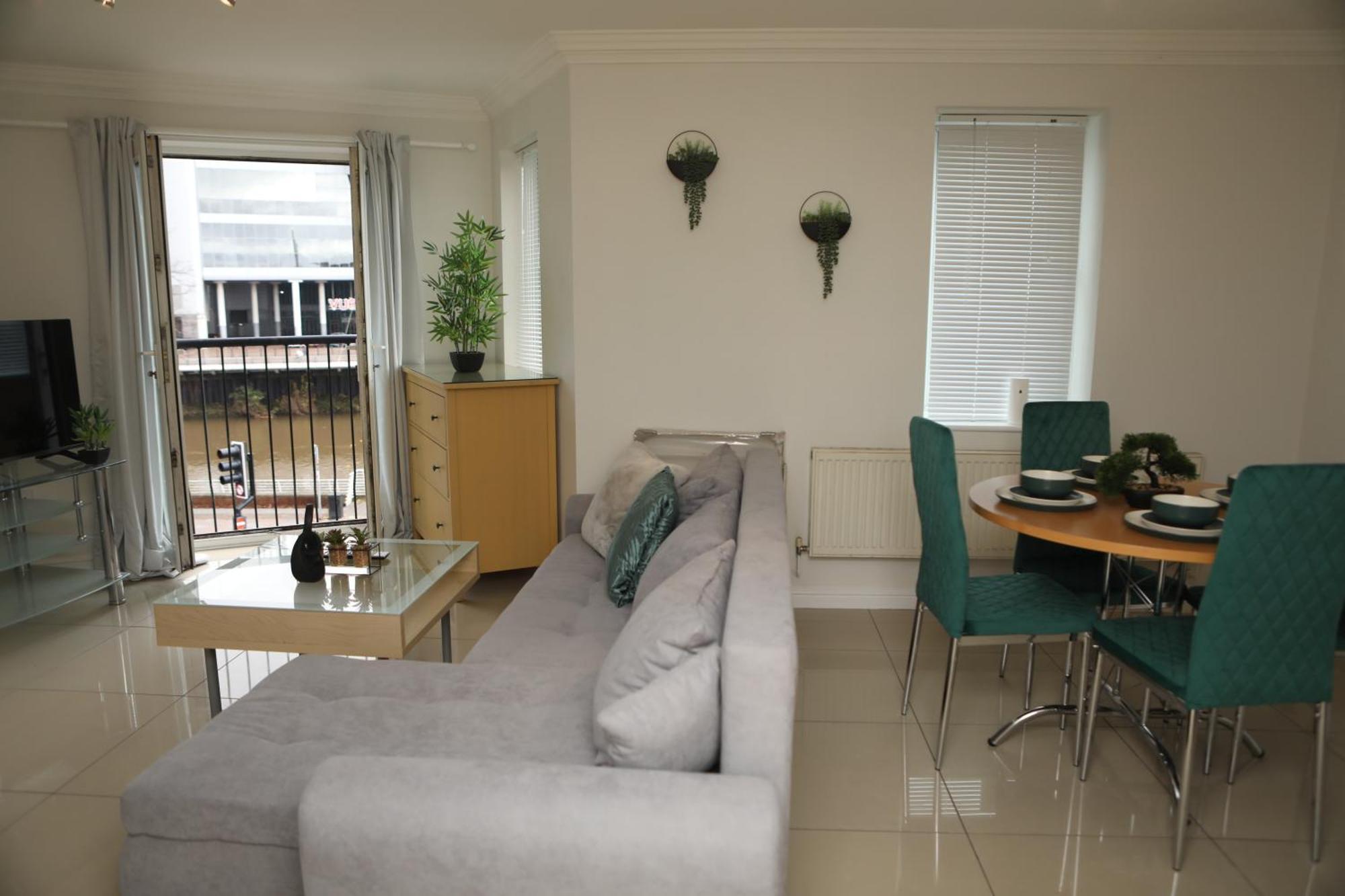 Stadium View, By Central, Free Parking Apartment Cardiff