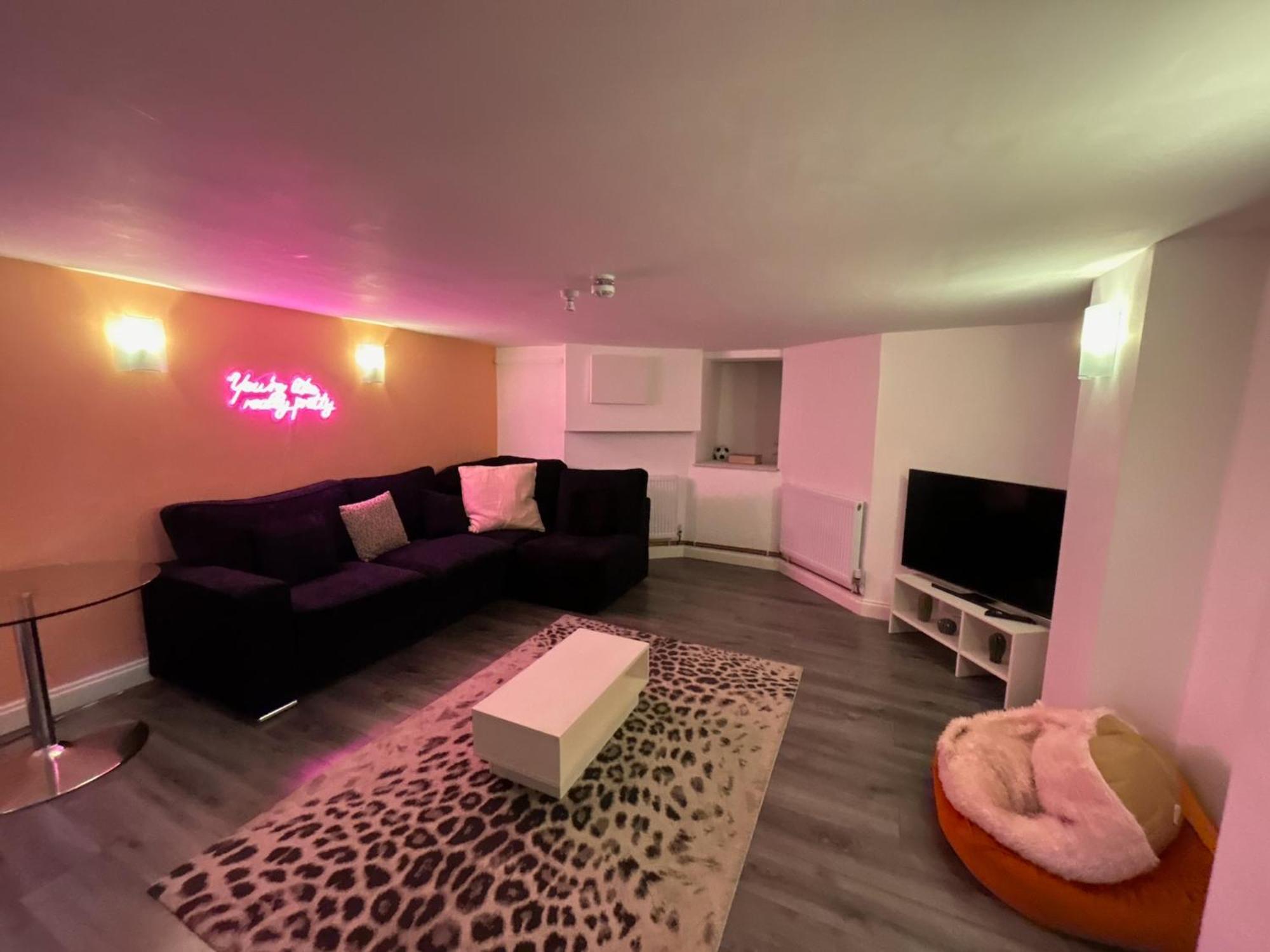 Duplex With Hot Tub Opposite Stadium Apartment Cardiff