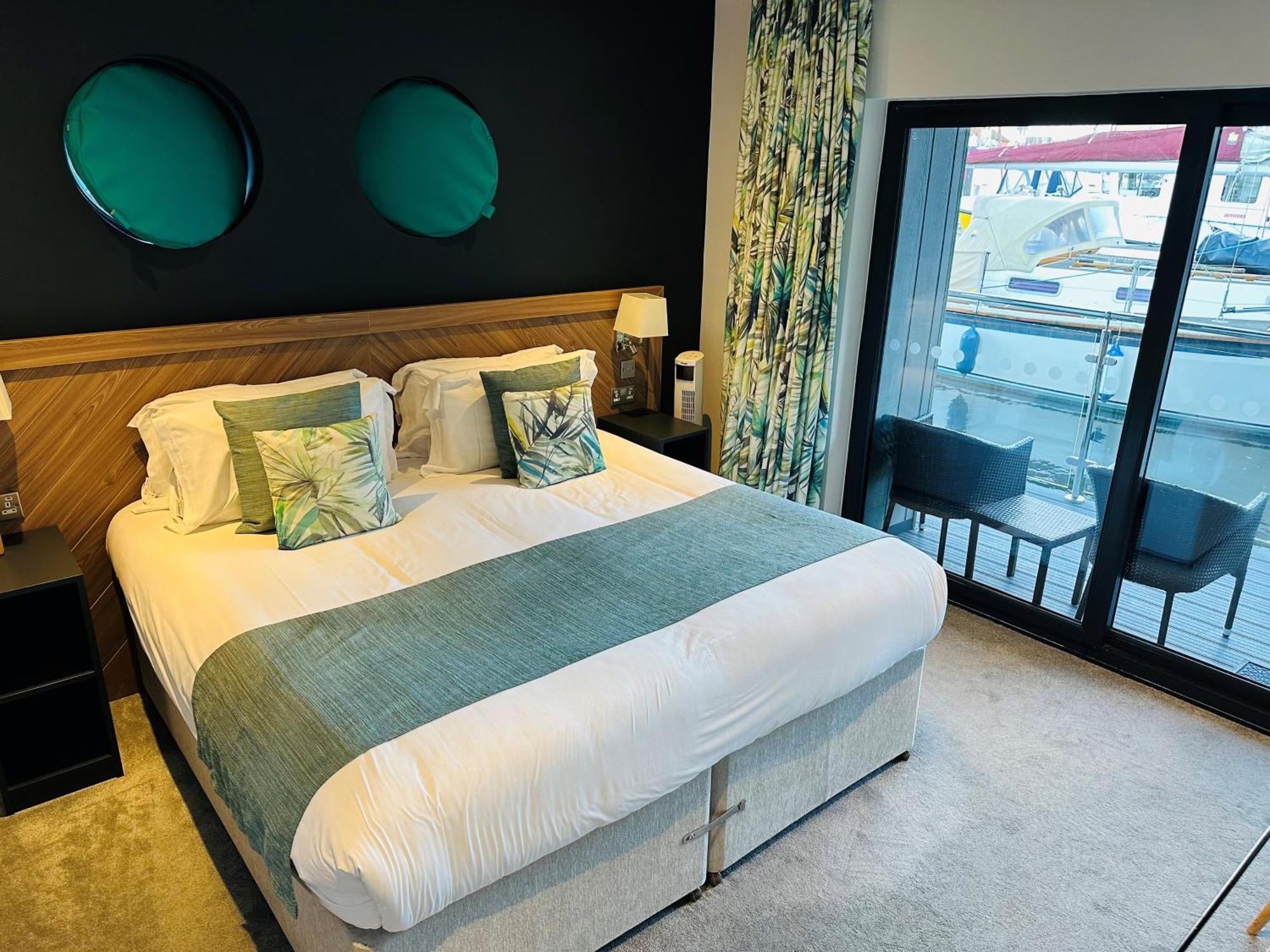 Hotel At Penarth Marina