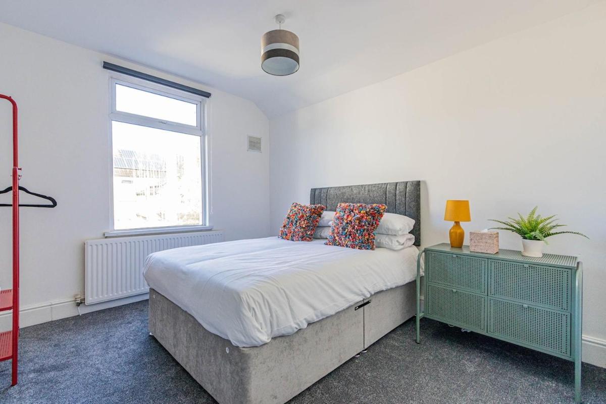 The Luxury Free Parking 10 Min Walk To Town Holiday home *