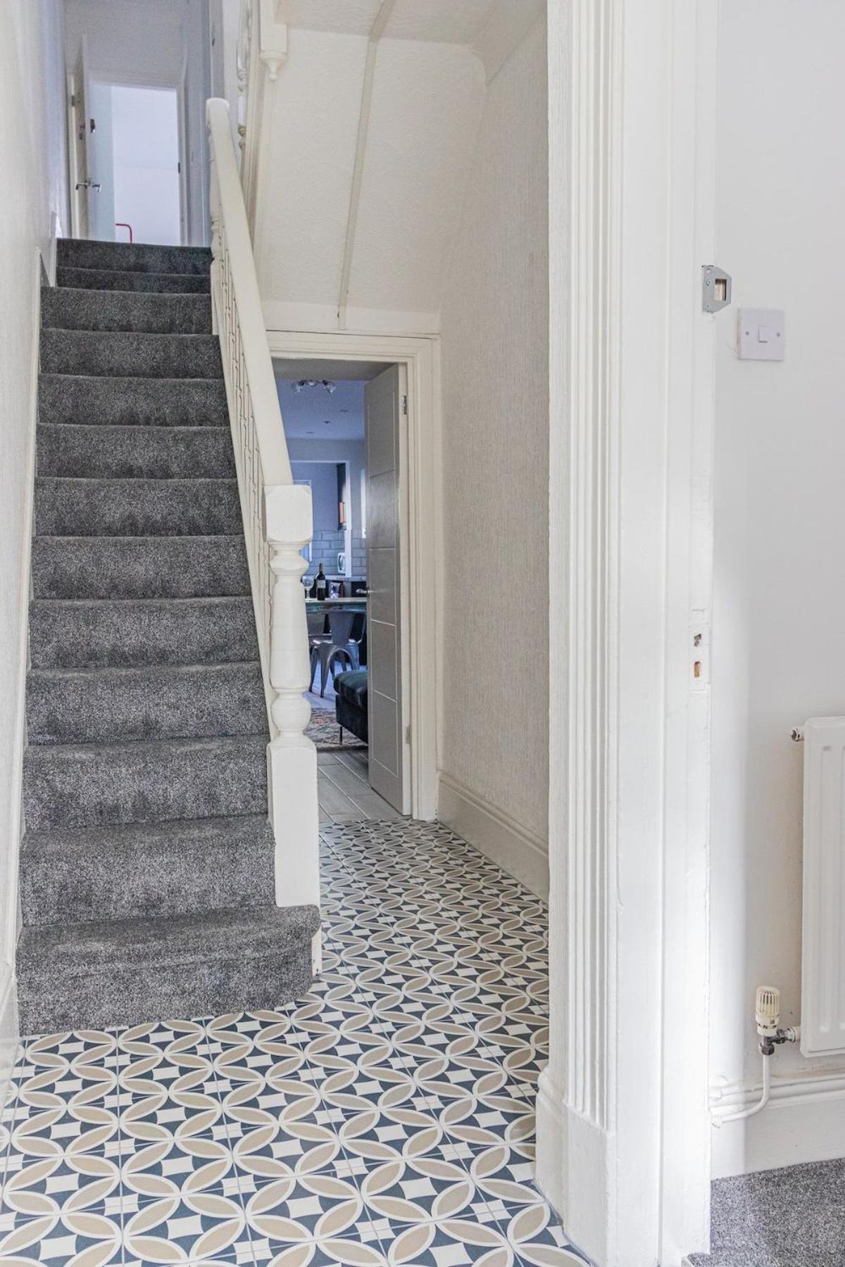 The Luxury Free Parking 10 Min Walk To Town Holiday home Cardiff