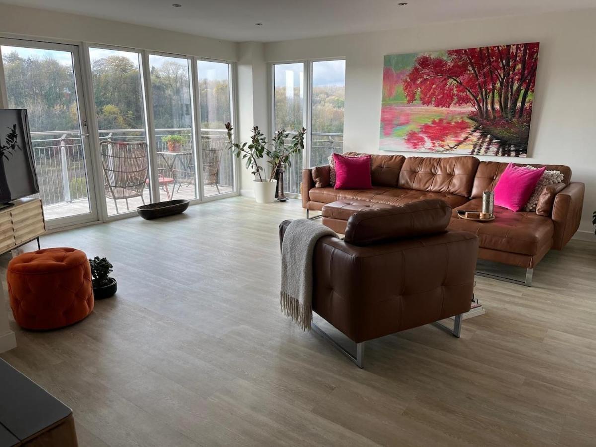 Stunning Waterfront Close To Bay And Penarth With Parking Cardiff