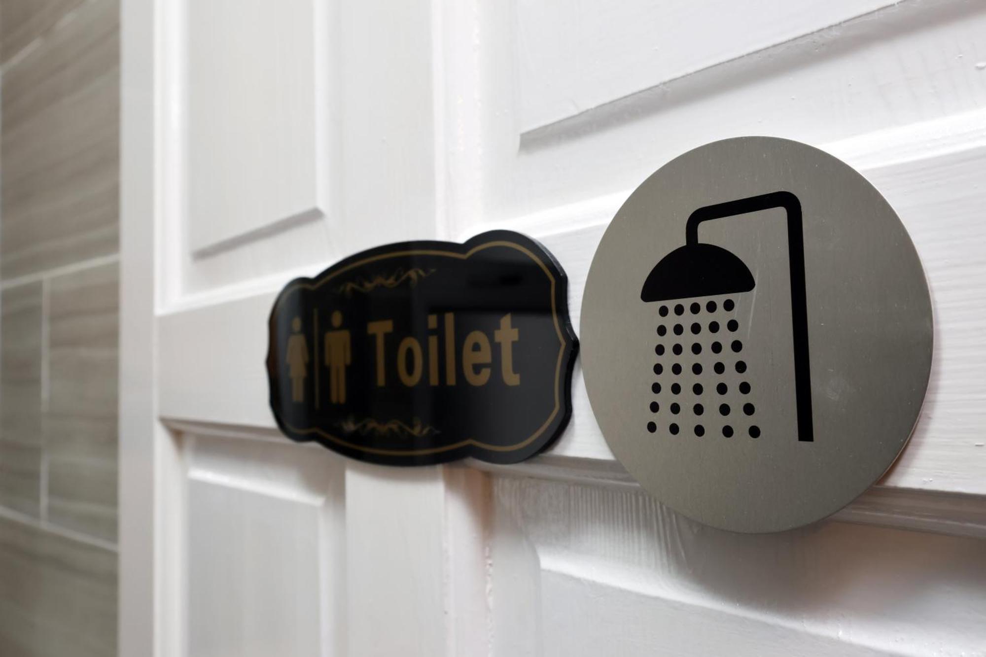 Guesthouse, Rooms, Fast Wi-fi, On-street Parking Bed & Breakfast