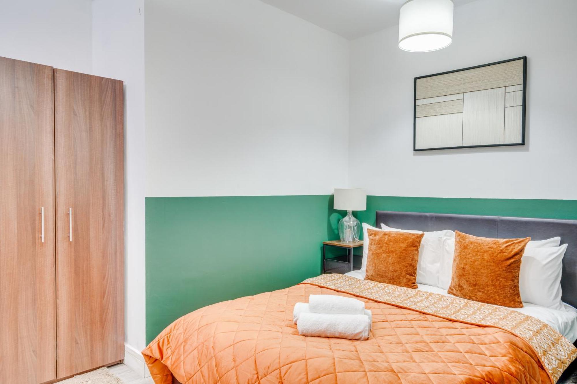 Cosy 1br Relocation Contractors Family With Parking Cardiff