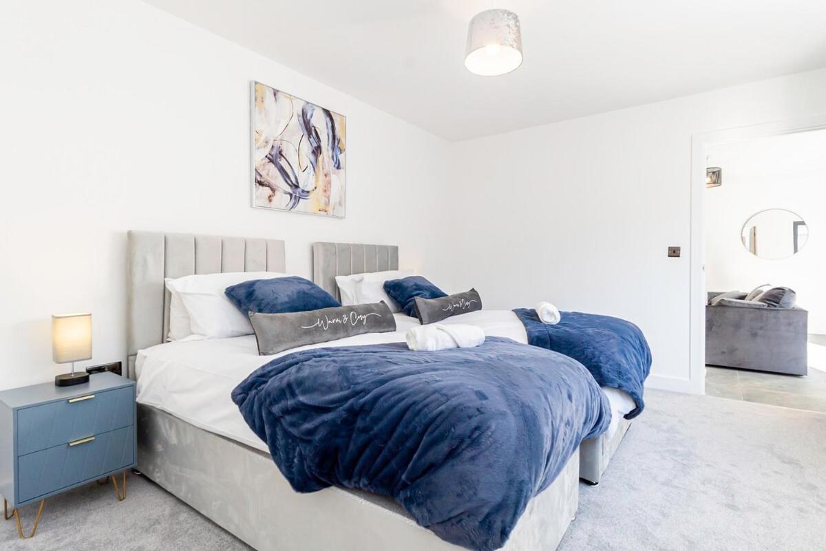 Holiday home Luxury With Parking Near Everything! Netflix, Pool, Gaming - Long Savings - Perfect For Nhs, Contractors, Relocators