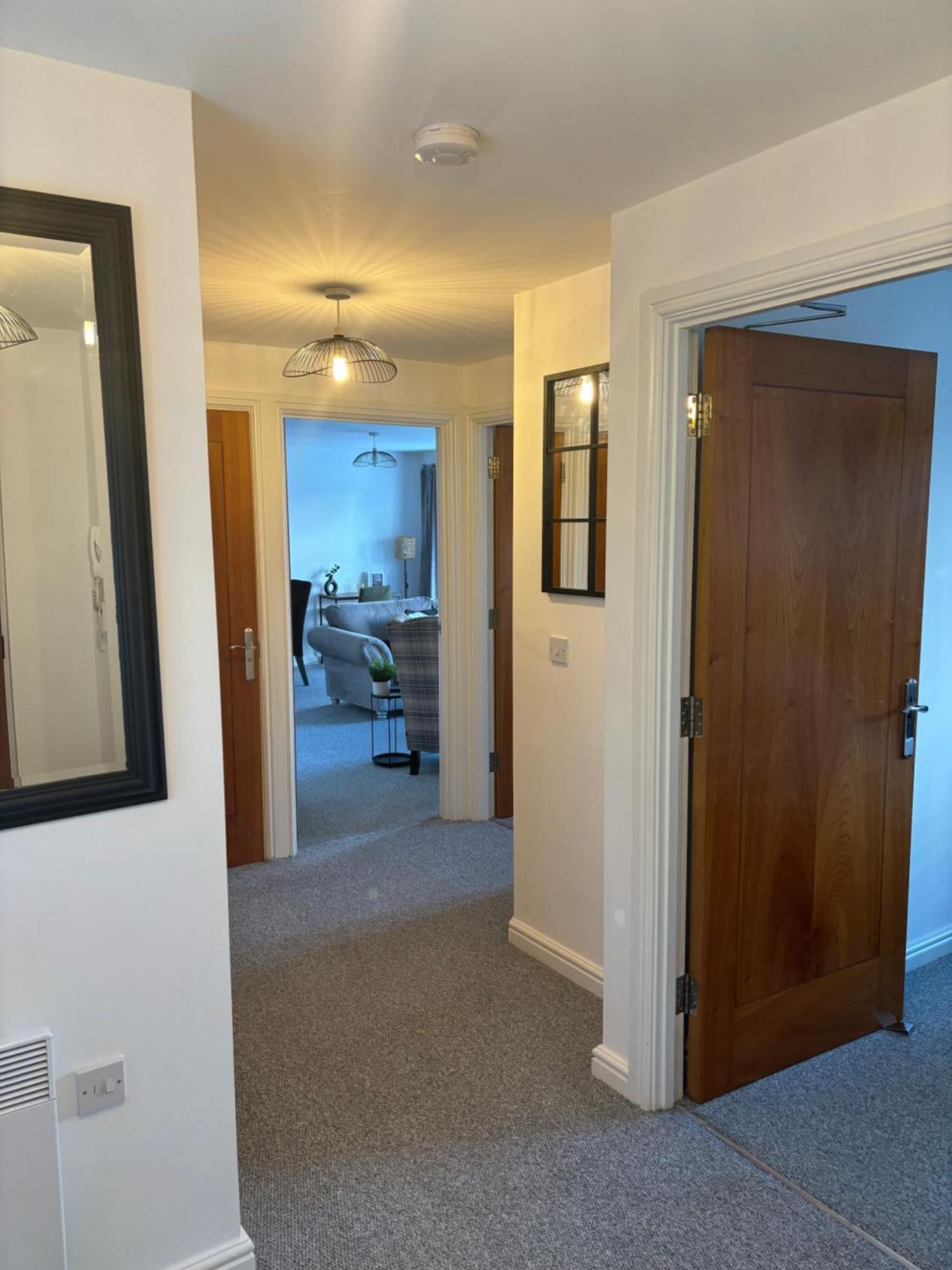 One Or Two Double Bed In Pontprennau Apartment *