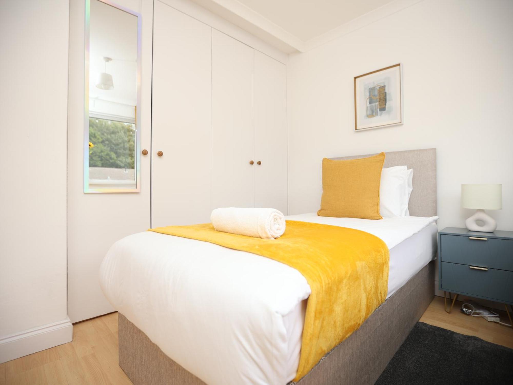 Gainsborough View By N And N Stays, Close To Bay & International Sports Village, Great For Families And Workers, Long Disc Available * Cardiff