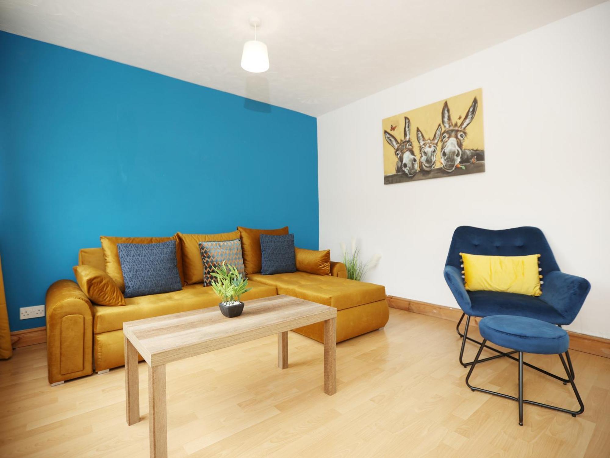 Apartment Gainsborough View By N And N Stays, Close To Bay & International Sports Village, Great For Families And Workers, Long Disc Available