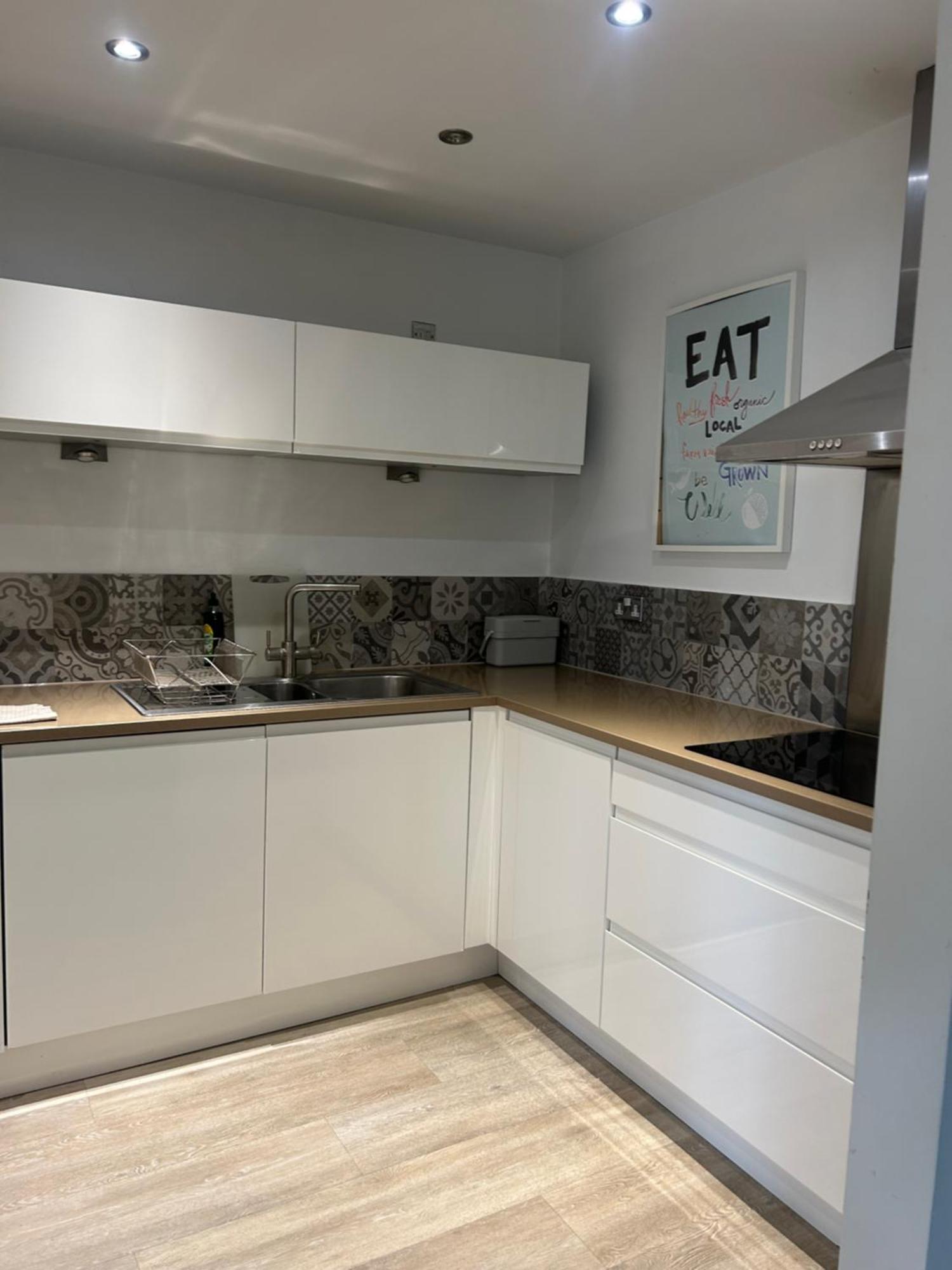 Stunning Waterfront Close To Bay And Penarth With Parking * Cardiff