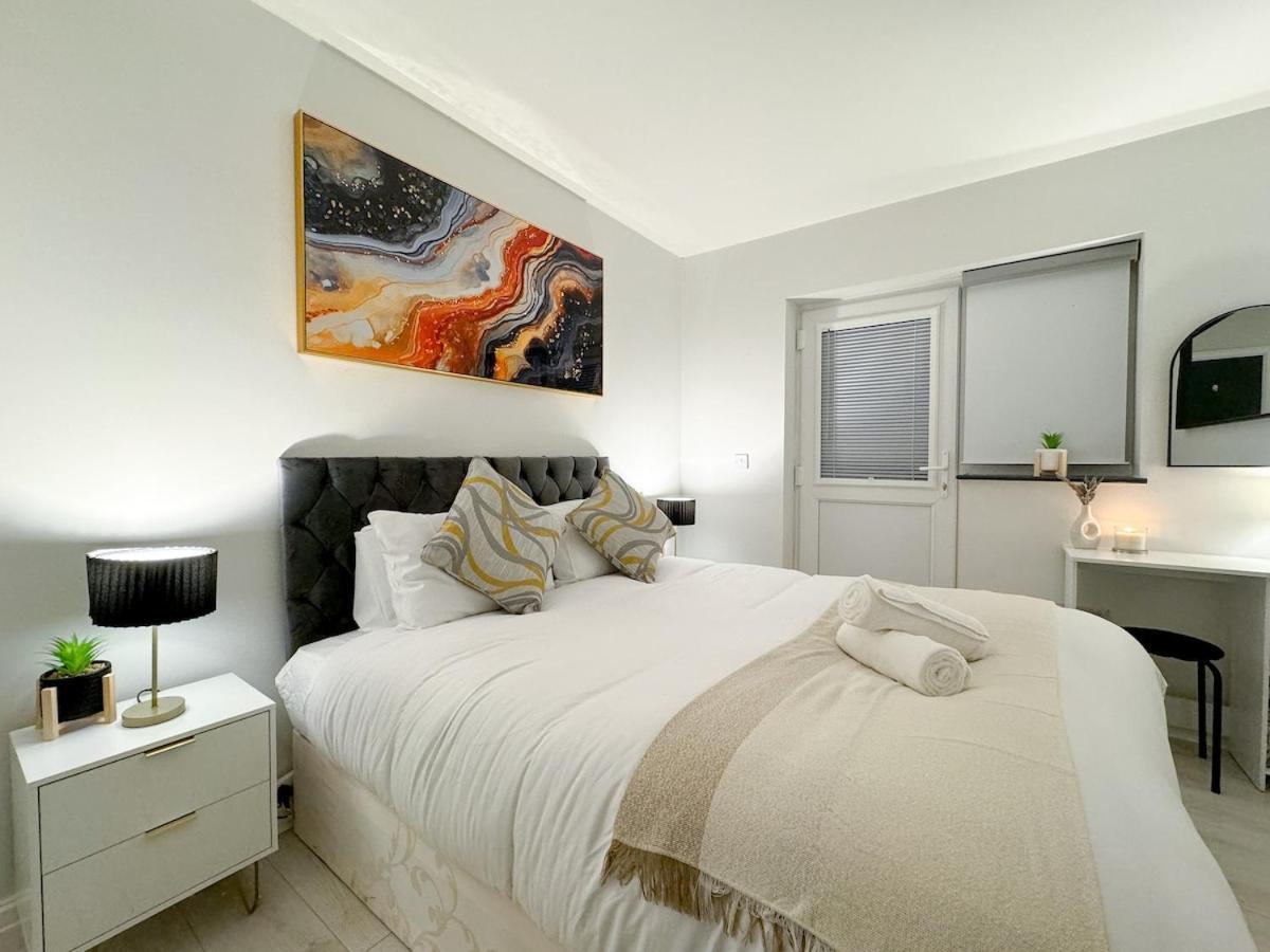 Centre Charming 2-bed Flat With Garden Apartment *