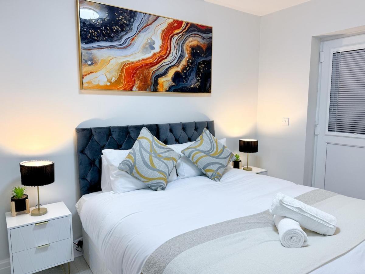 Centre Charming 2-bed Flat With Garden Apartment *