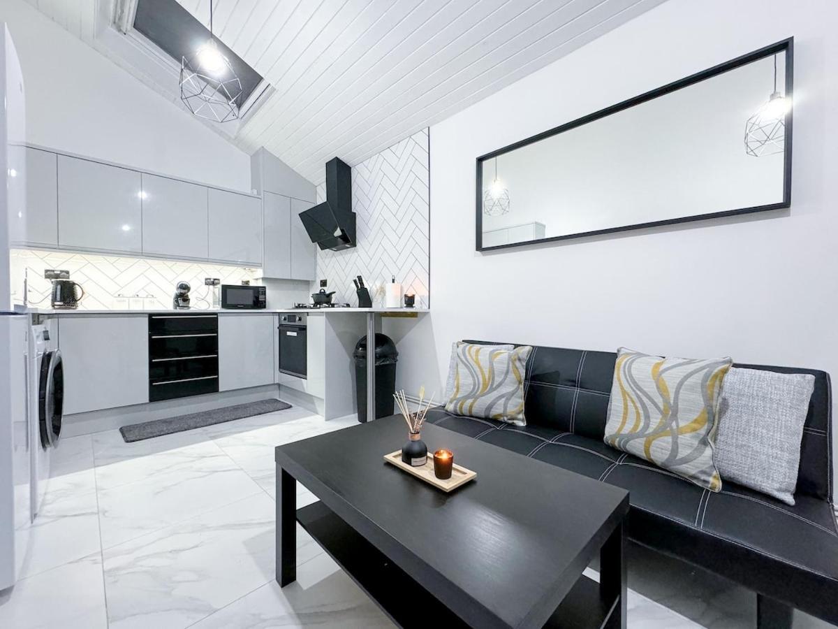 Apartment Centre Charming 2-bed Flat With Garden