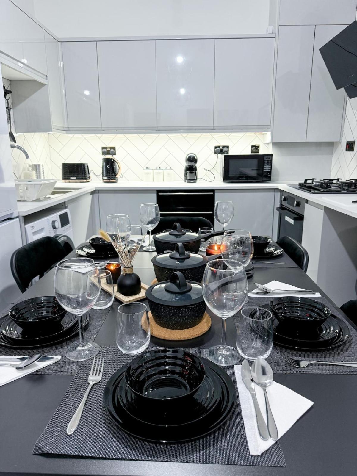 Apartment Centre Charming 2-bed Flat With Garden