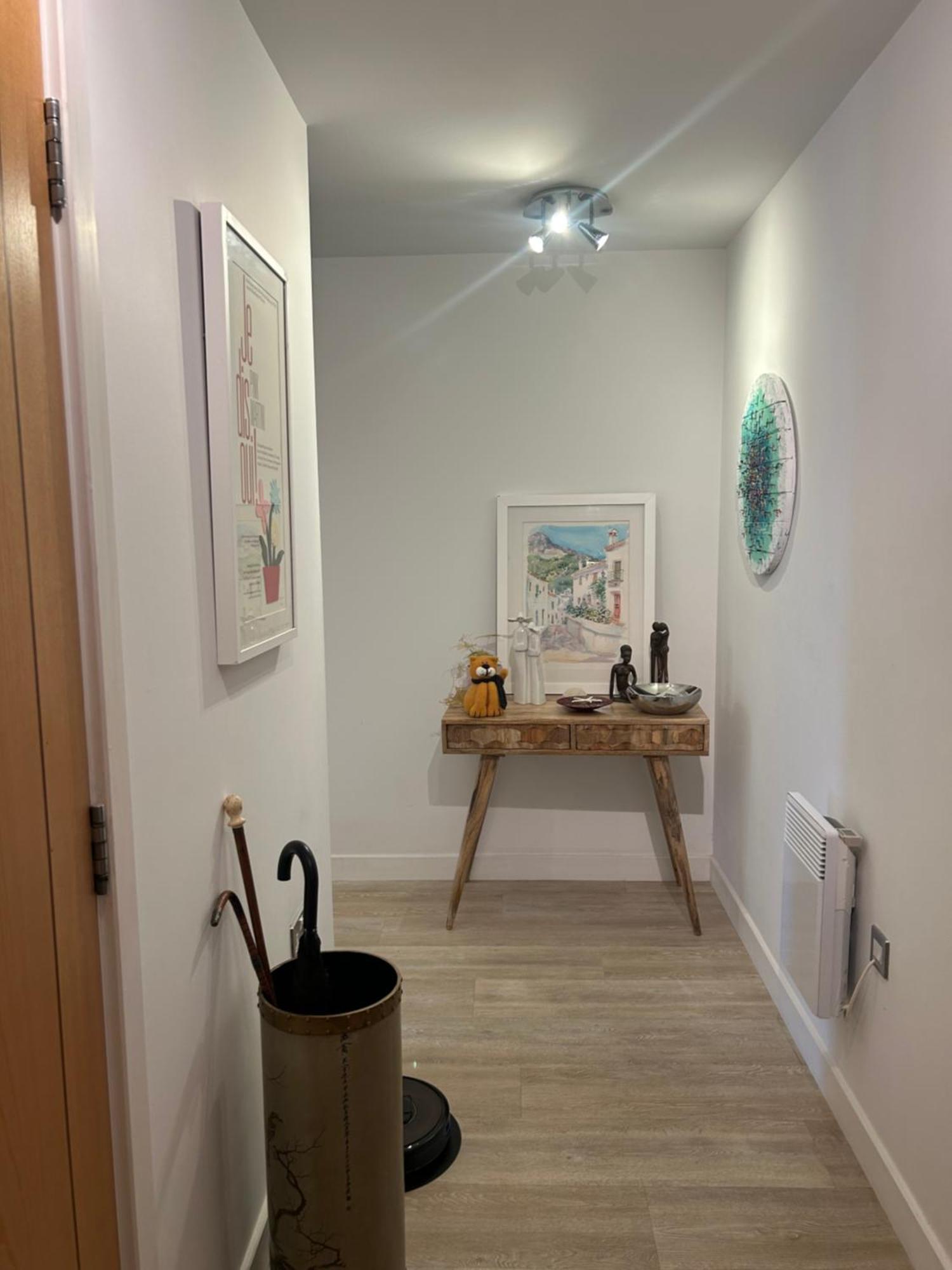 Stunning Waterfront Close To Bay And Penarth With Parking Apartment *