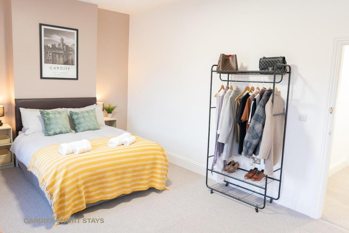 Holiday home Centre Large House Free Parking & Fast Wi-fi *