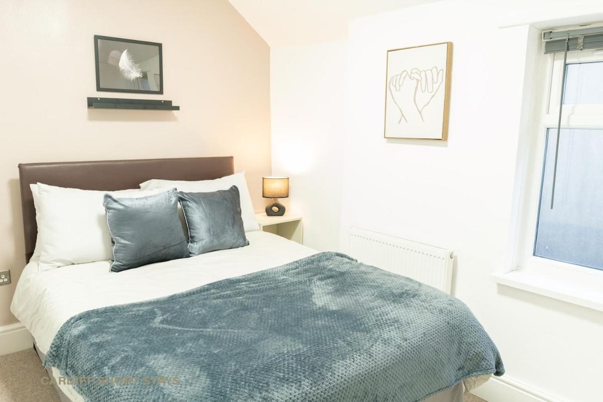 Holiday home Centre Large House Free Parking & Fast Wi-fi *