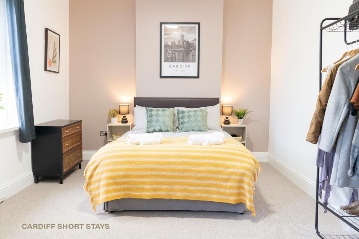 Centre Large House Free Parking & Fast Wi-fi Holiday home *