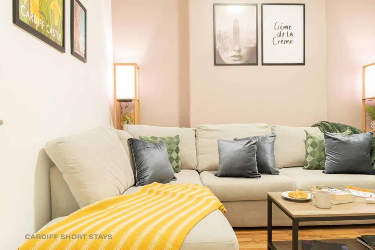 Centre Large House Free Parking & Fast Wi-fi *