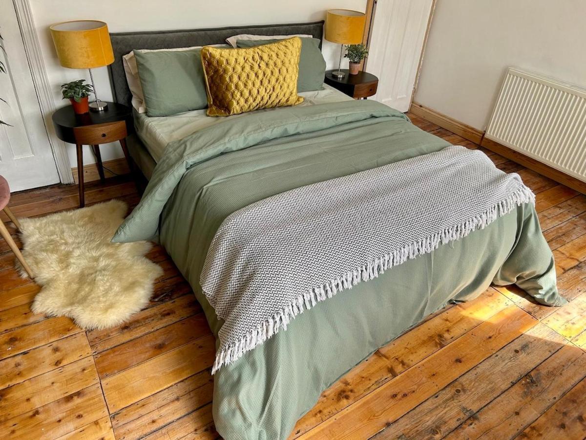Stylish House With Parking Holiday home