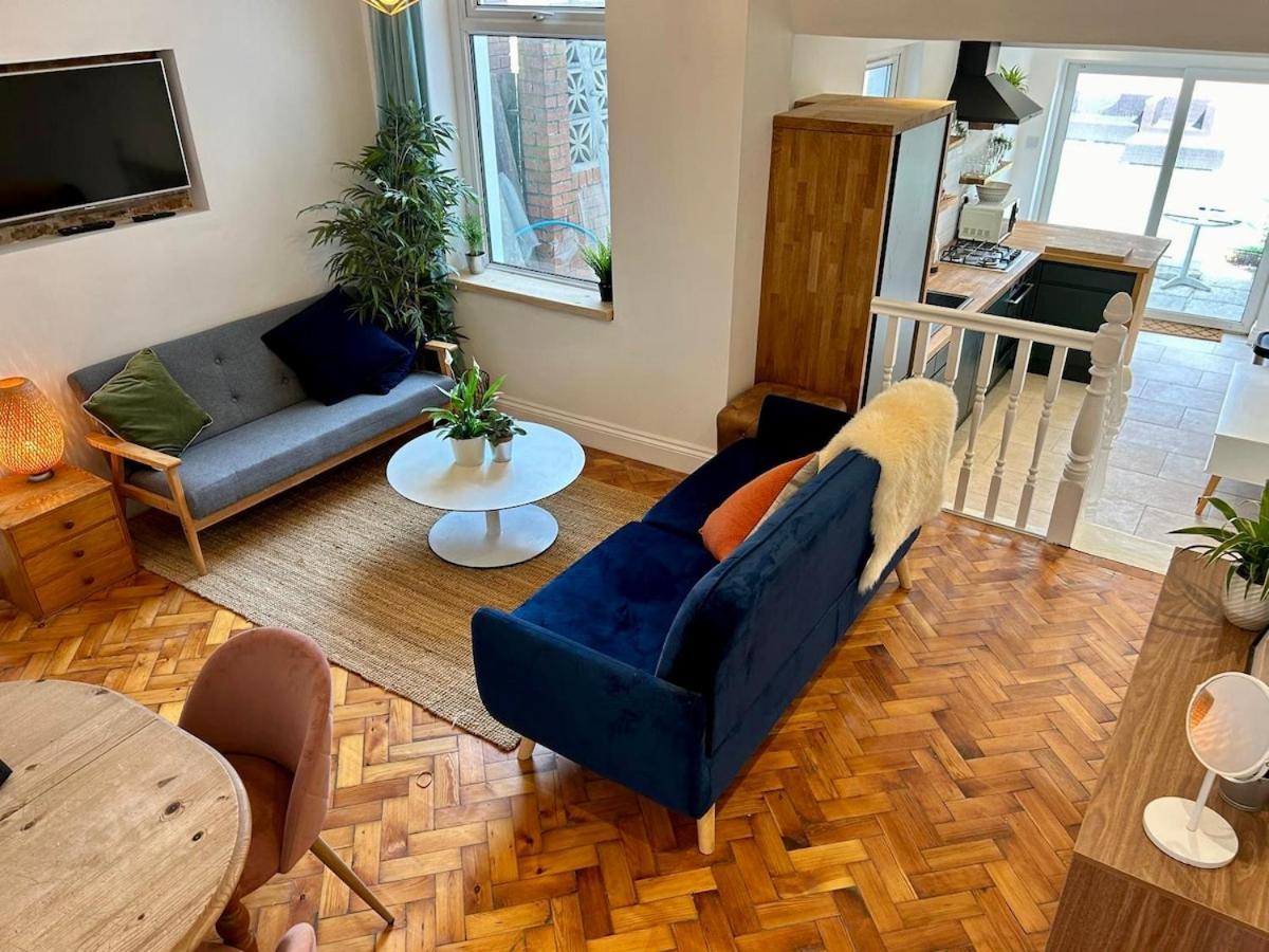Stylish House With Parking *