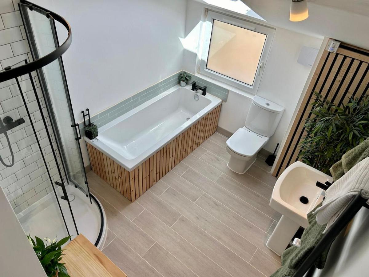 Stylish House With Parking Holiday home *
