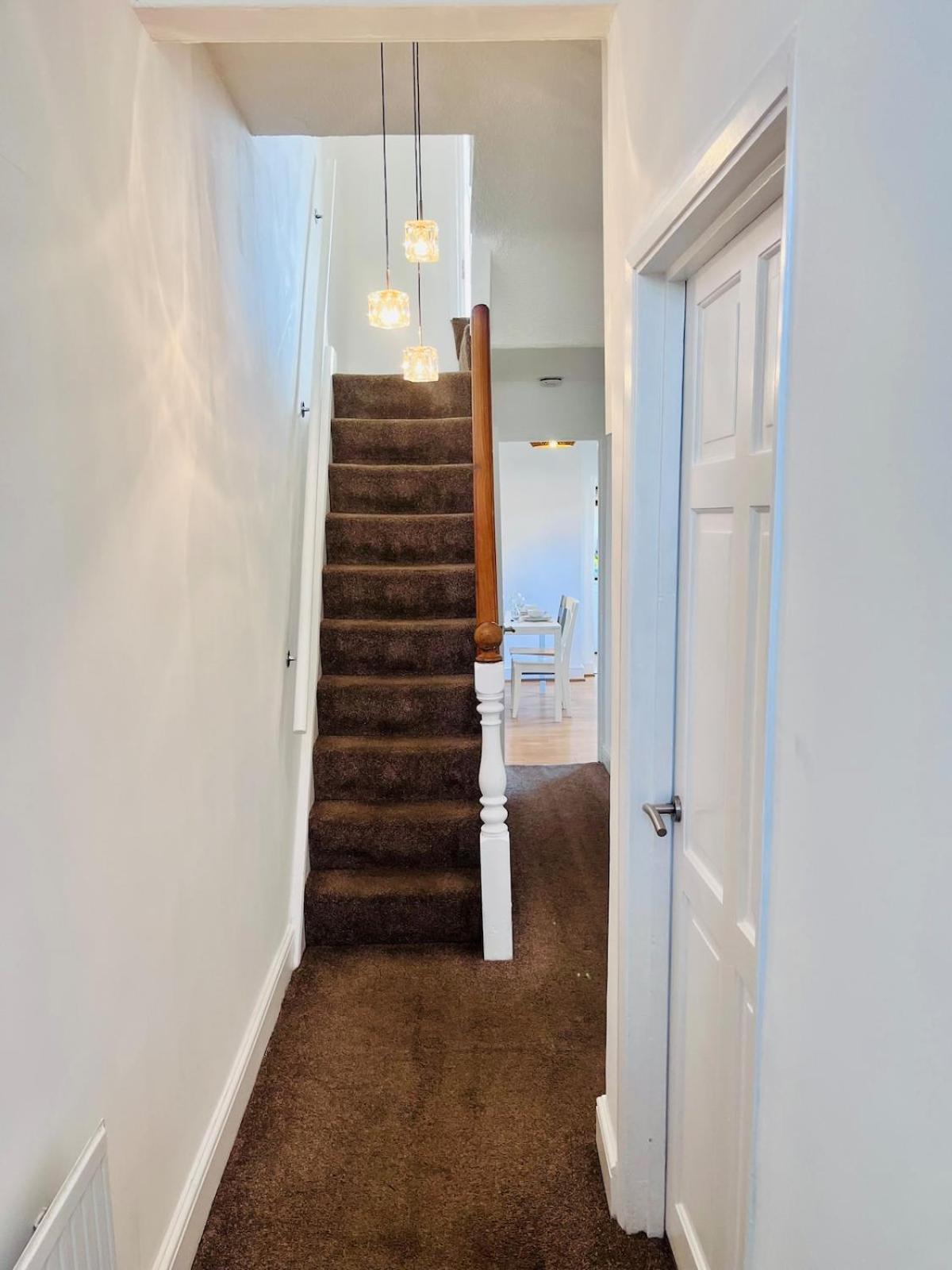 Charming End Of Terrace With Garden Holiday home