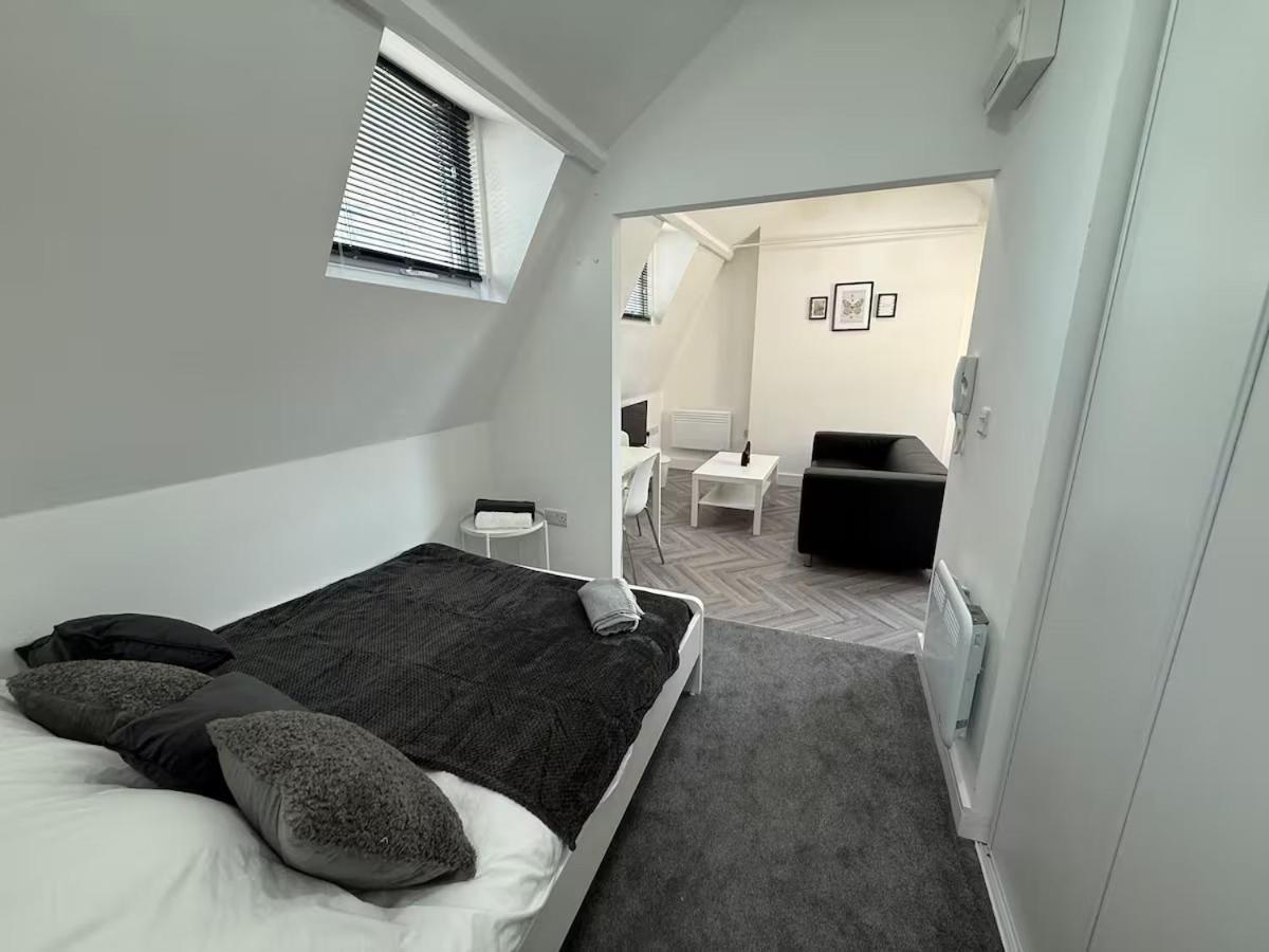 Apartment 9 Mill Lane, - Prime Centre