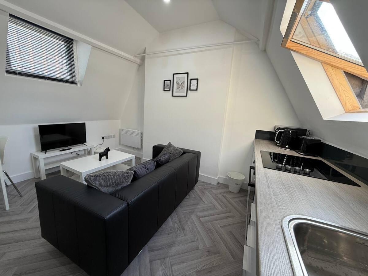 9 Mill Lane, - Prime Centre Apartment Cardiff
