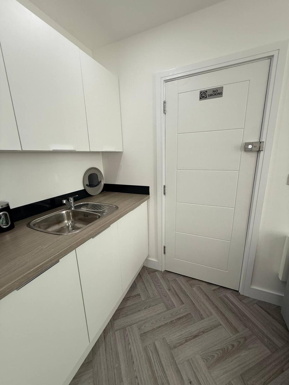 9 Mill Lane, - Prime Centre Apartment