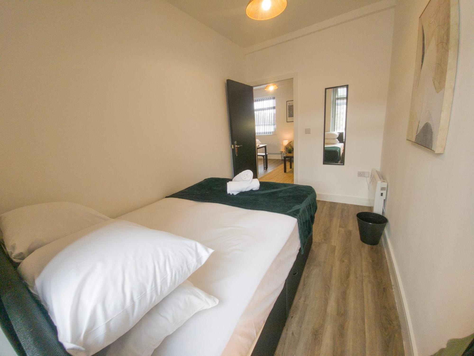 Super Convenient Keyless Entry Two Bedroom Loft By Promise Apartment Cardiff