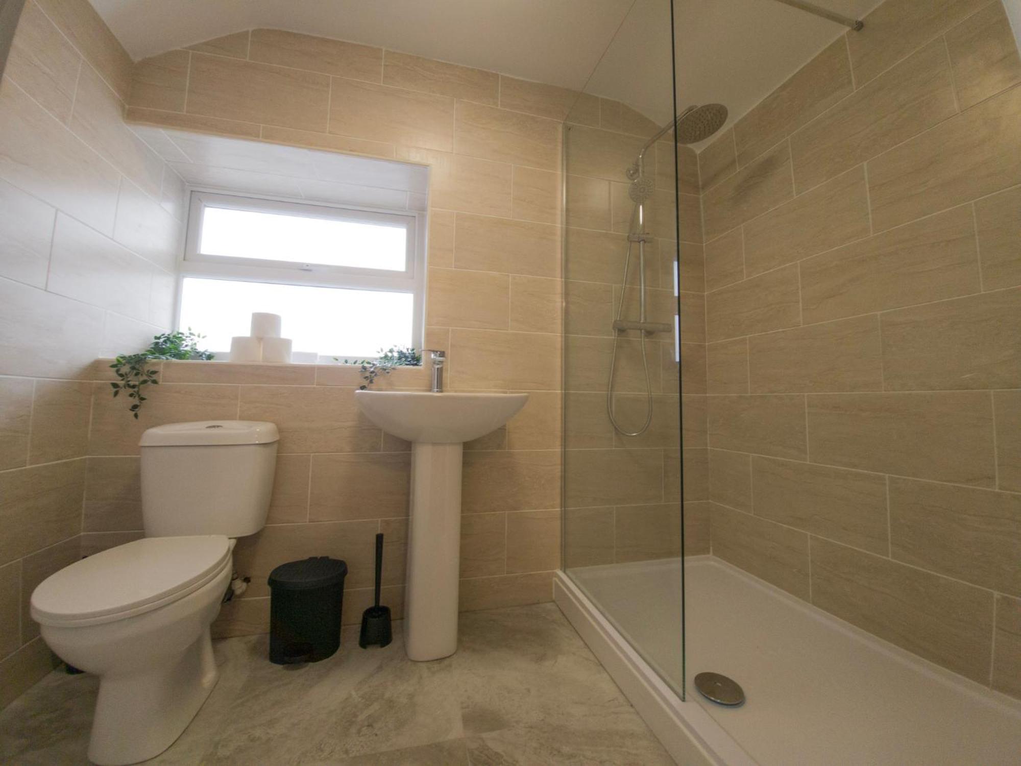 Super Convenient Keyless Entry Two Bedroom Loft By Promise Apartment