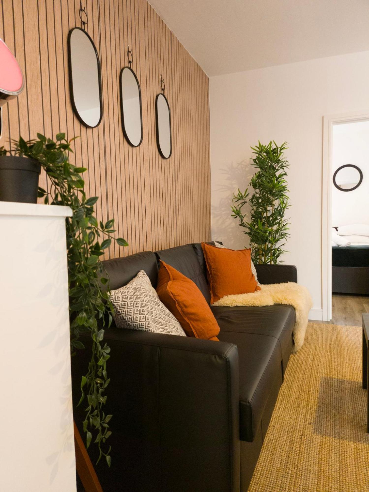 Super Convenient Keyless Entry Two Bedroom Loft By Promise Cardiff