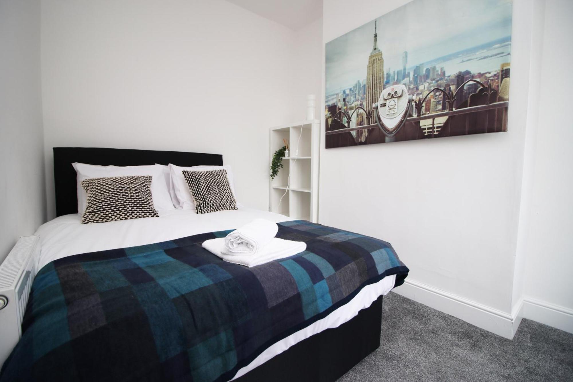 Royal Oak House - 5 Bedroom House - Wifi - Parking Cardiff