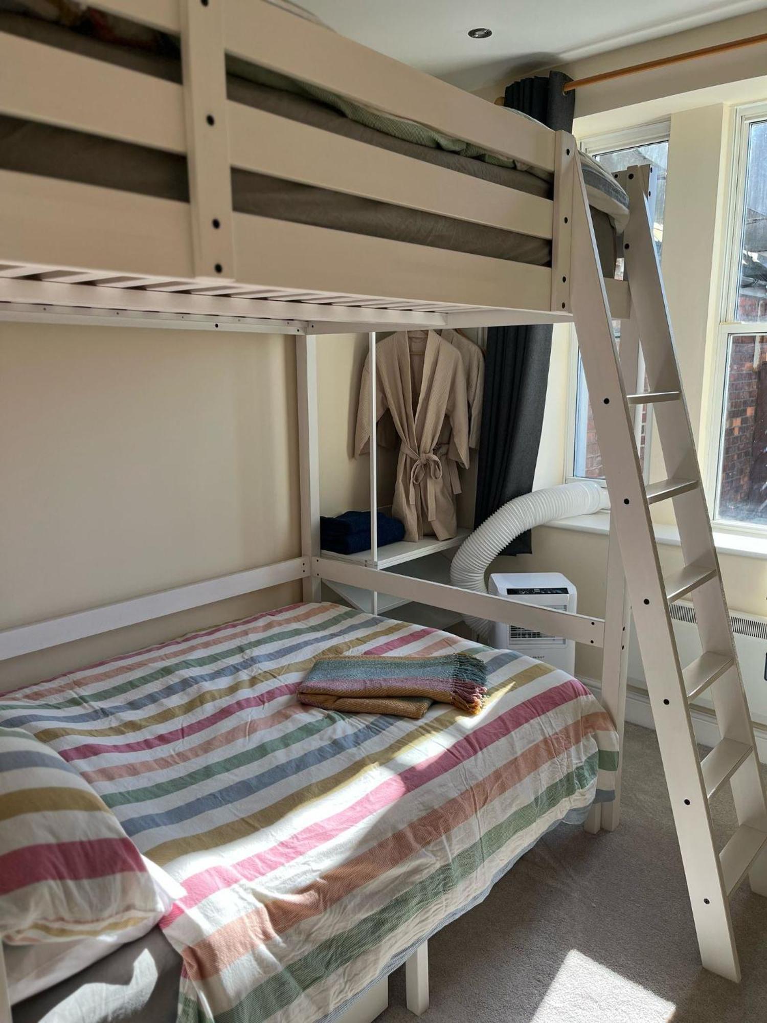 - Sleeps 6 - Castle & Stadium Nearby Apartment Cardiff