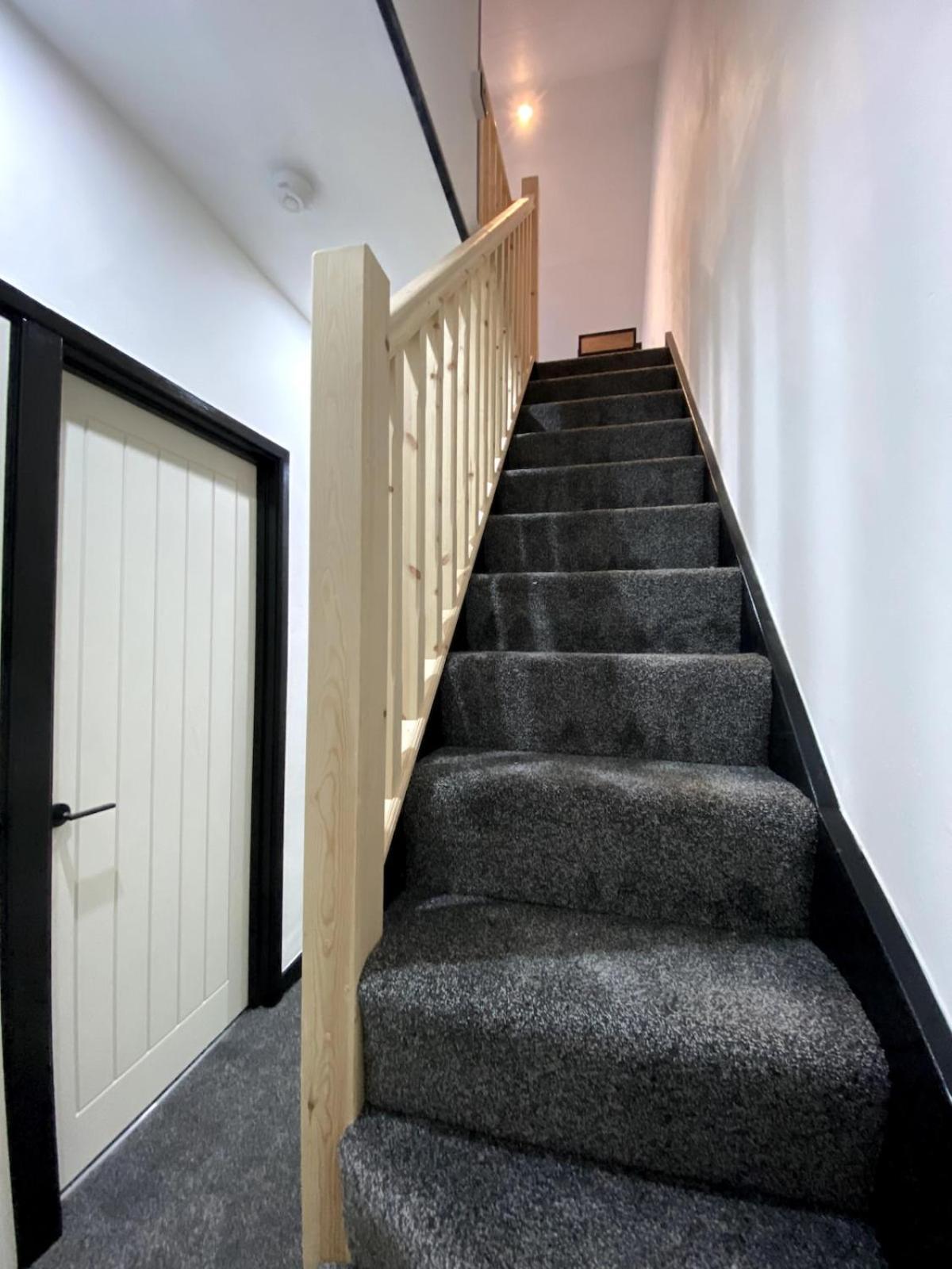 Holiday home Sleeps 11 Cardiff