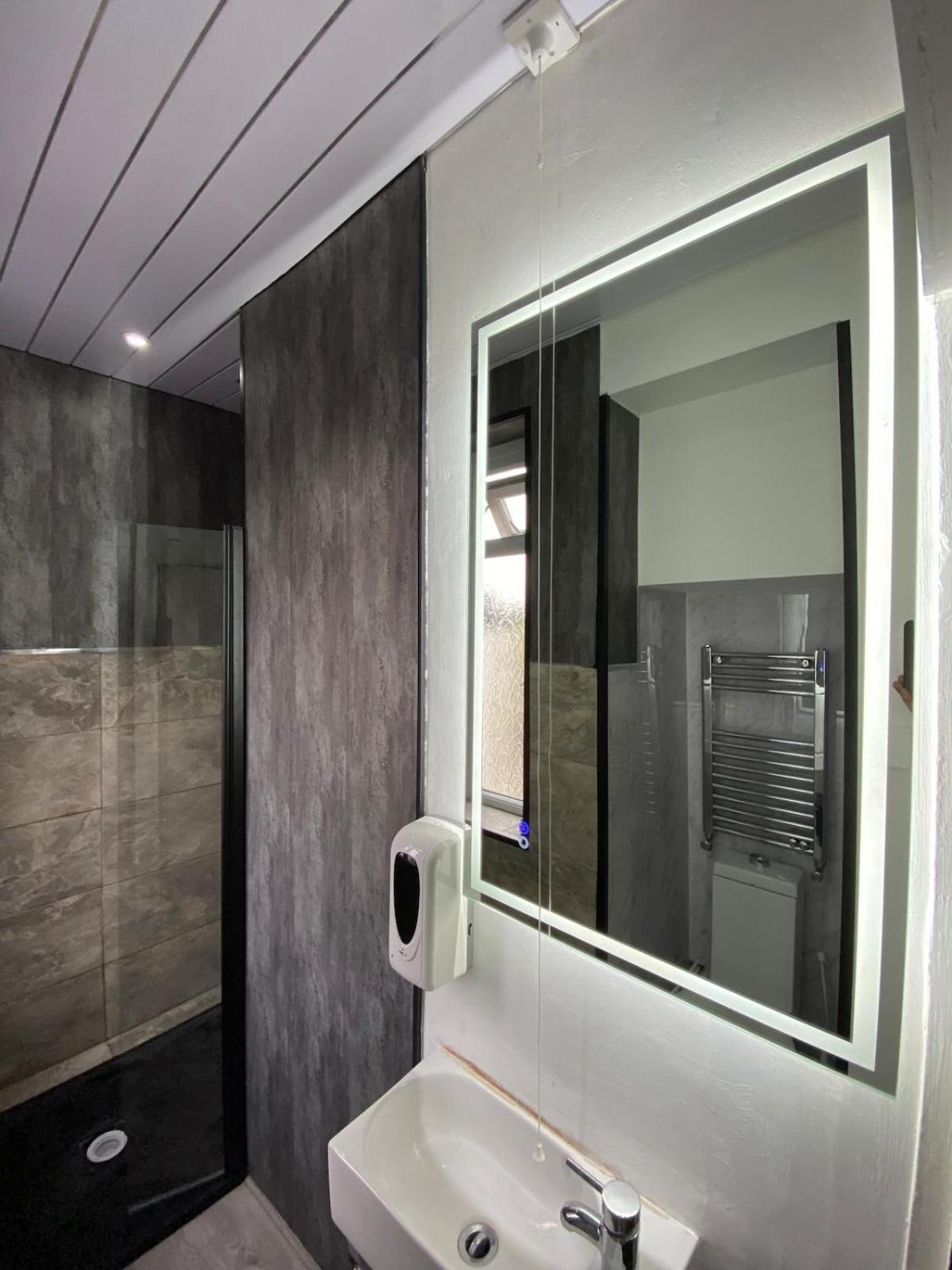Sleeps 11 Holiday home *