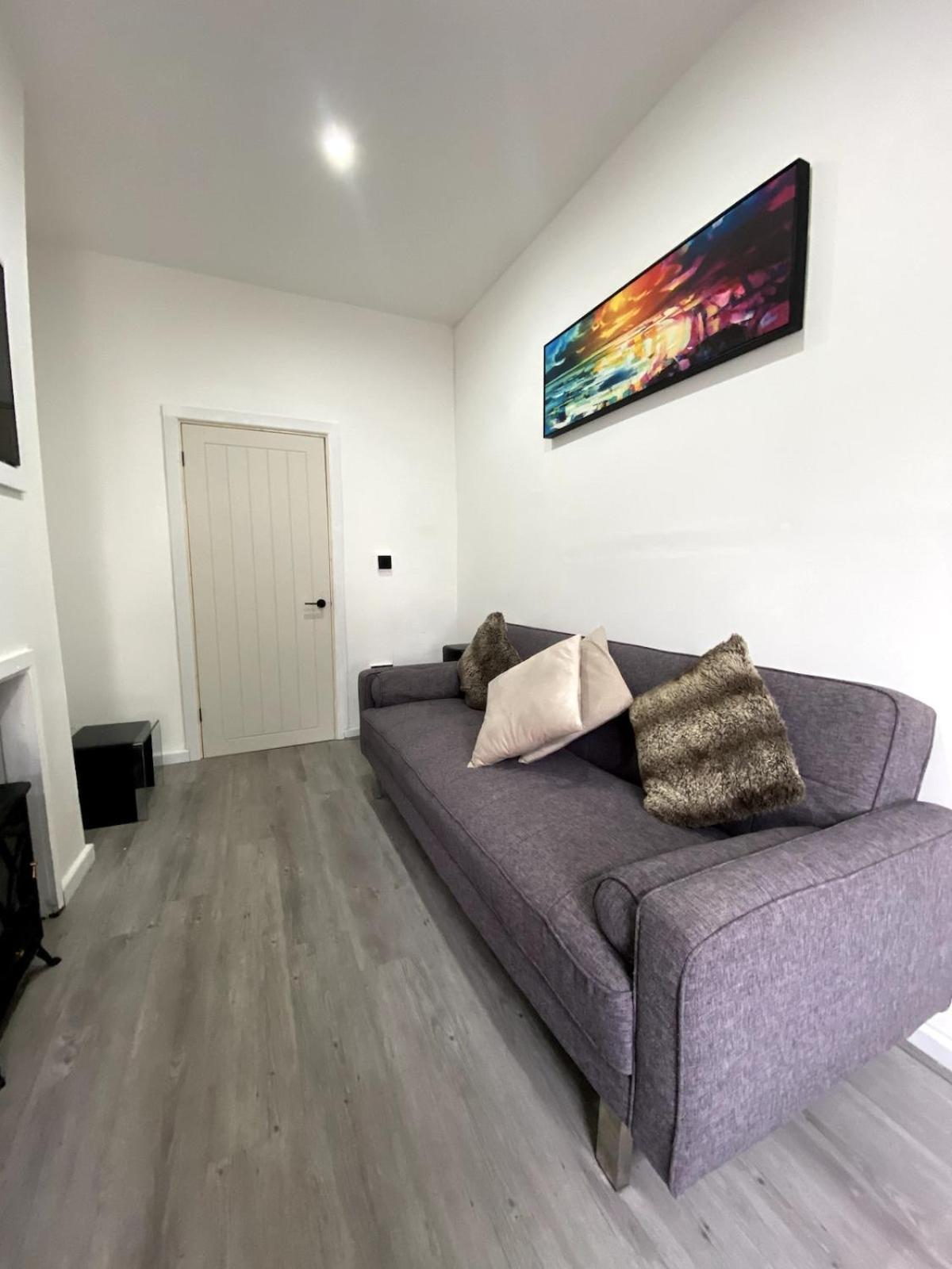 Sleeps 11 * Cardiff