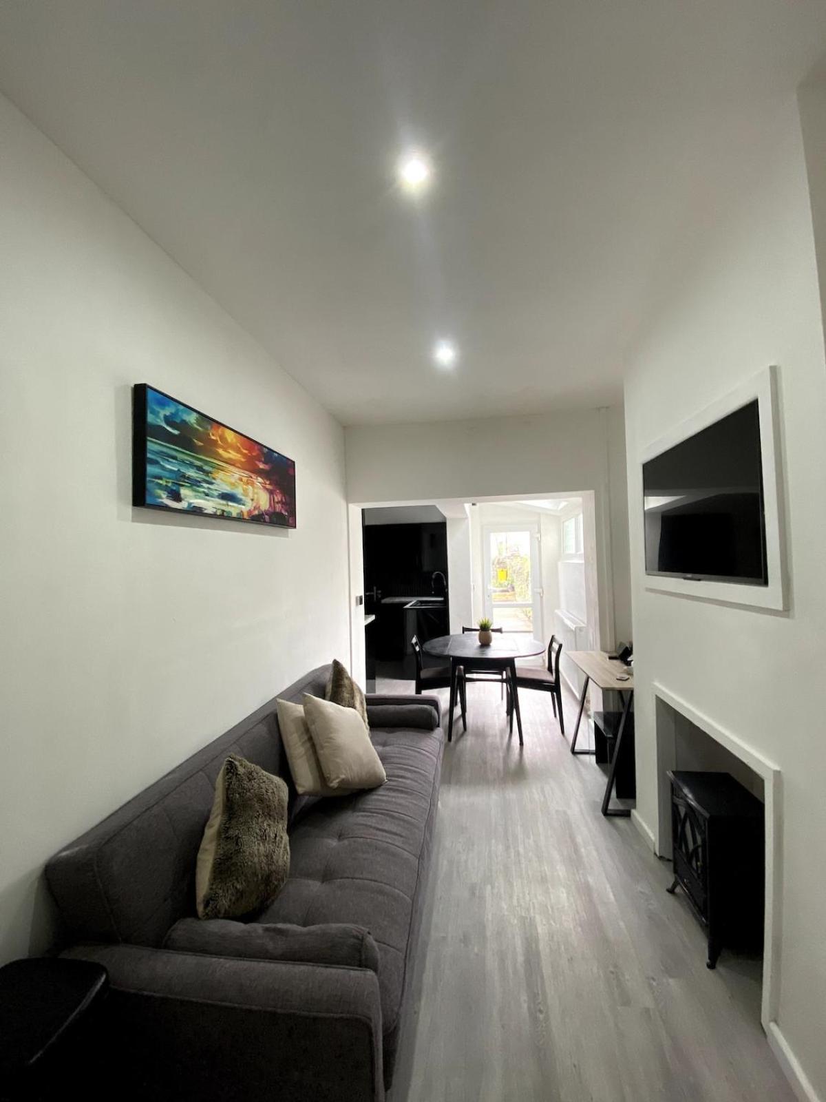 Sleeps 11 Holiday home
