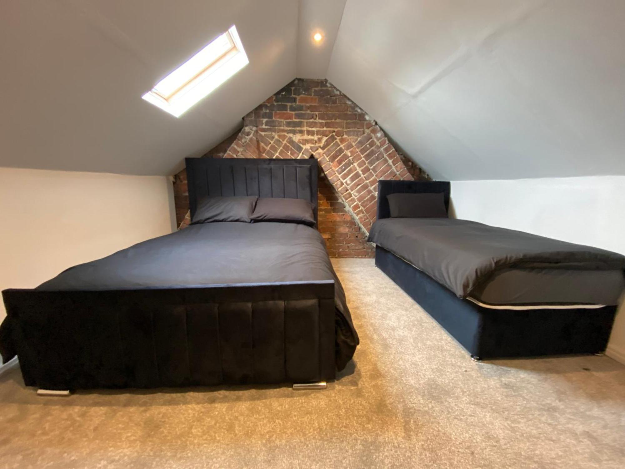 Sleeps 11 Cardiff