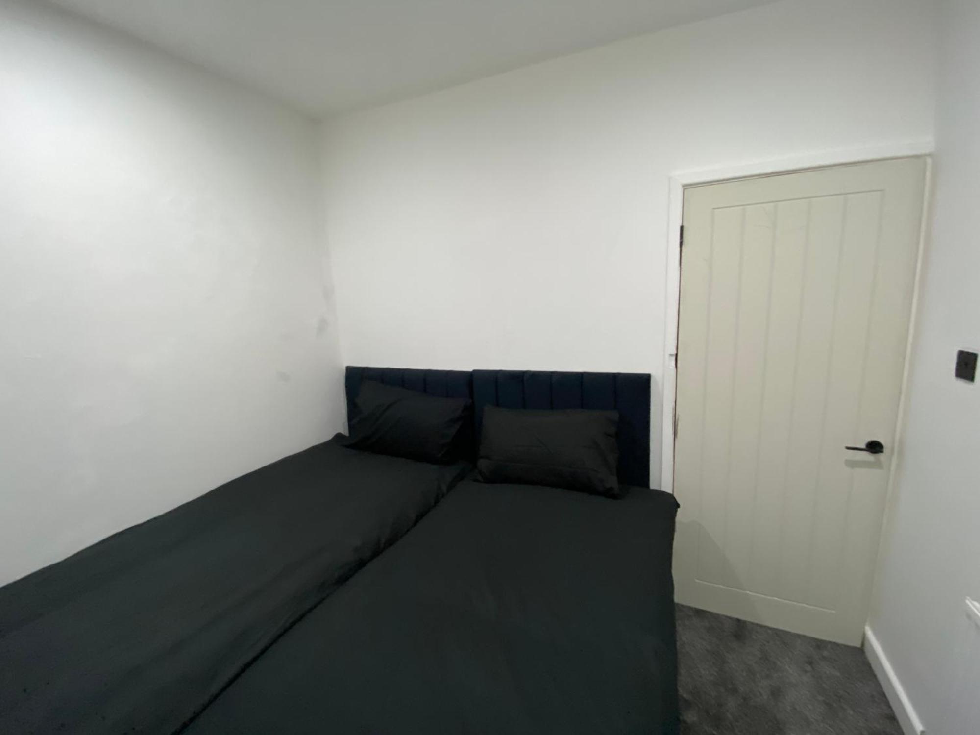 Holiday home Sleeps 11 *