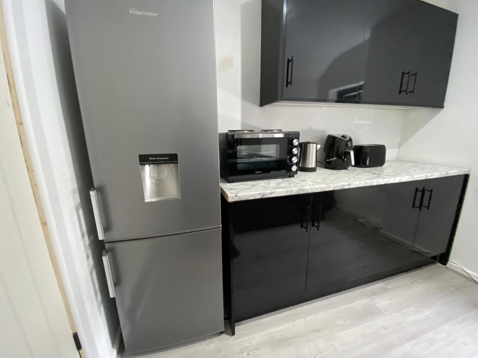 Sleeps 11 Cardiff
