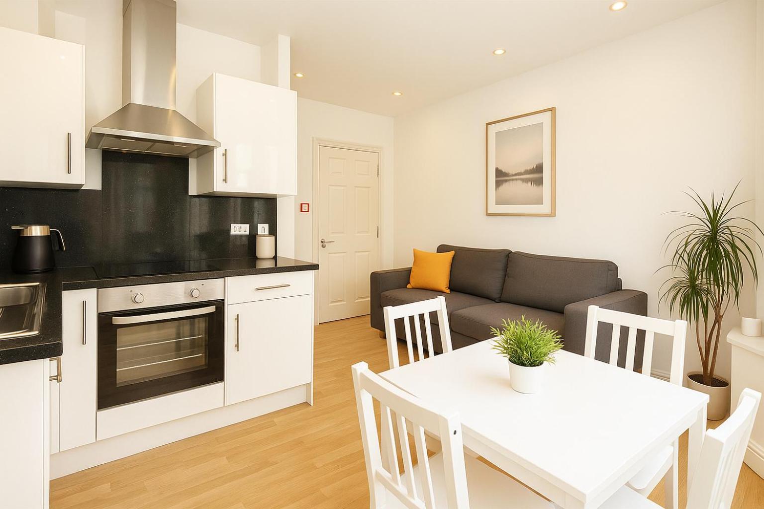 Bute Park W/ Heating + Private Bathroom *