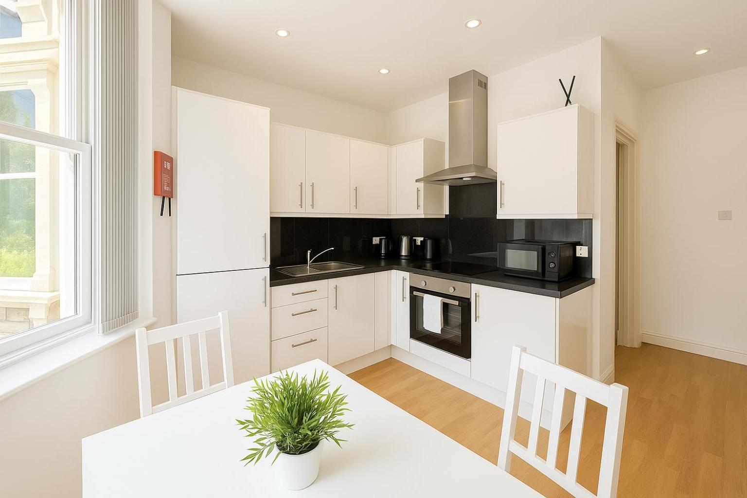 Apartment Bute Park W/ Heating + Private Bathroom *