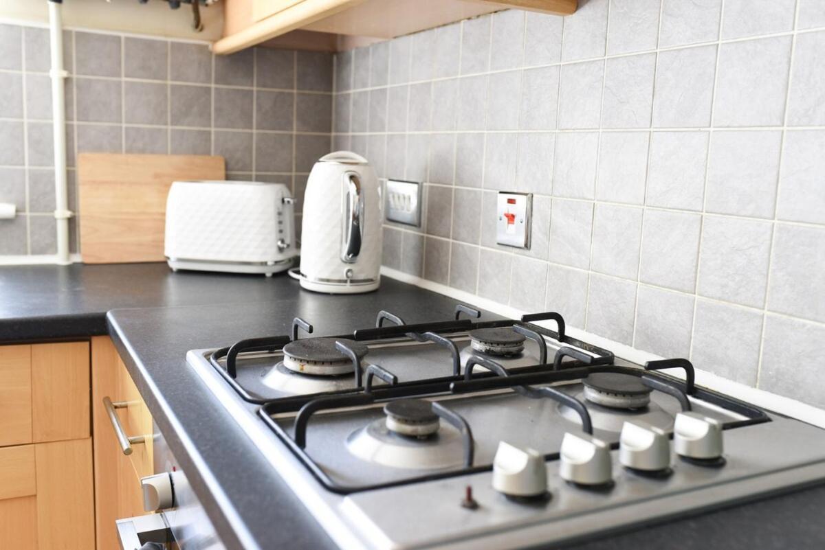 2 Bedroom Flat With Free Parking Cardiff